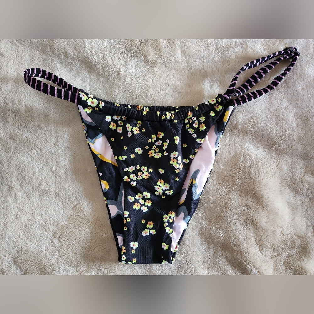 2/$30 Maaji Floral Bikini Bottom, Reversible ,NWT